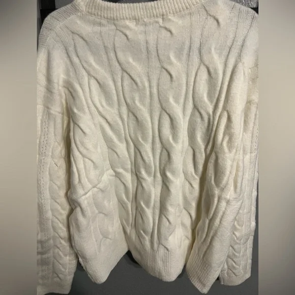 Beautiful White Womens Sweater - Picture 5 of 5